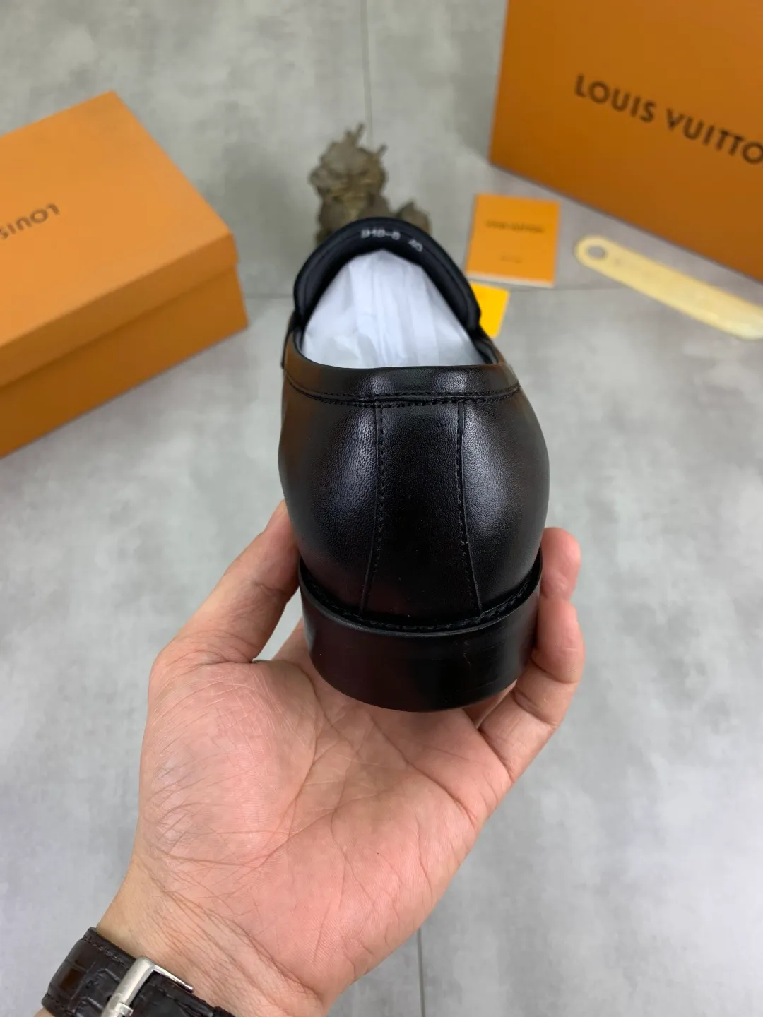 Men's Men's Shoes 💰P420 [New Style] 💰Yangli💎💎💎[Louis Vuitton] LV high-end men's formal business leather shoes, original order 1:1! Original imported calfskin, original metal buckle, imported sheepskin lining for feet, original outsole, men's shoe size: 39-45 (38.46 customized) black optional